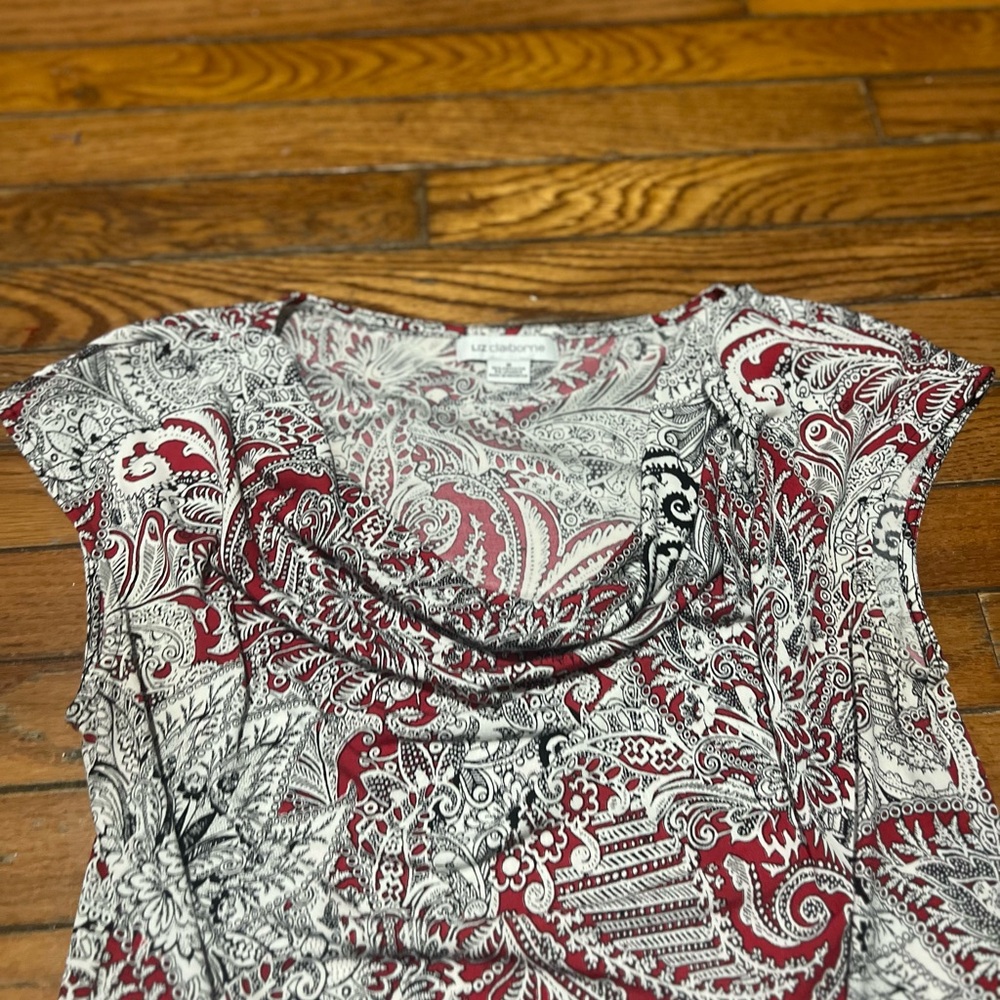 Liz Claiborne Red and White Paisley Cowl-Neck Cap Sleeve Top - Picture 2 of 4